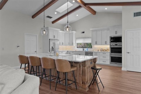 Купить виллу или дом в Юстис, Флорида 6 комнат, 231.23м2, № 2112437 - фото 24