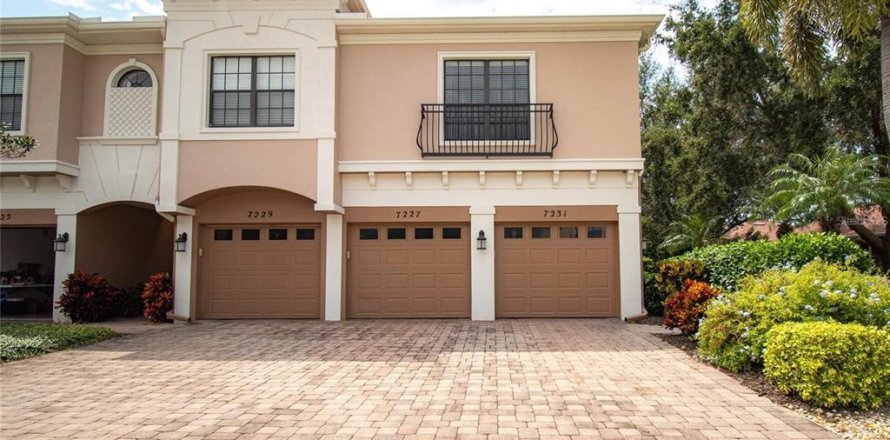 Townhouse in Bradenton, Florida 3 bedrooms, 118.64 sq.m. № 2209800