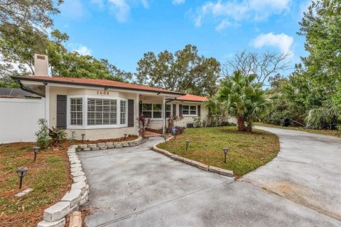 House in Largo, Florida 3 bedrooms, 204.29 sq.m. № 2204595