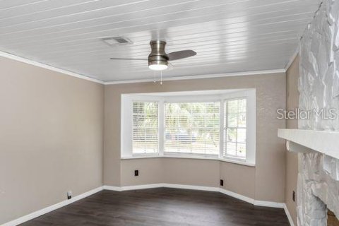 House in Largo, Florida 3 bedrooms, 204.29 sq.m. № 2204595 - photo 6