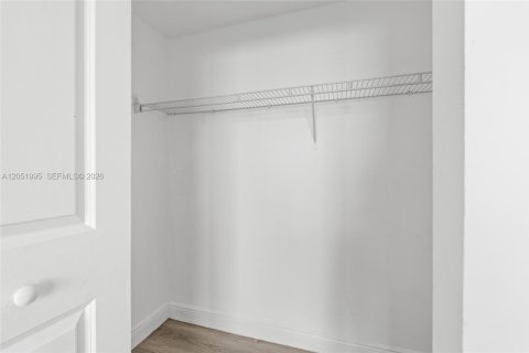 Copropriété à louer à Sunrise, Floride: 2 chambres, 118.08 m2 № 2173235 - photo 28