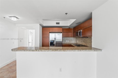 Copropriété à louer à Sunrise, Floride: 2 chambres, 118.08 m2 № 2173235 - photo 10