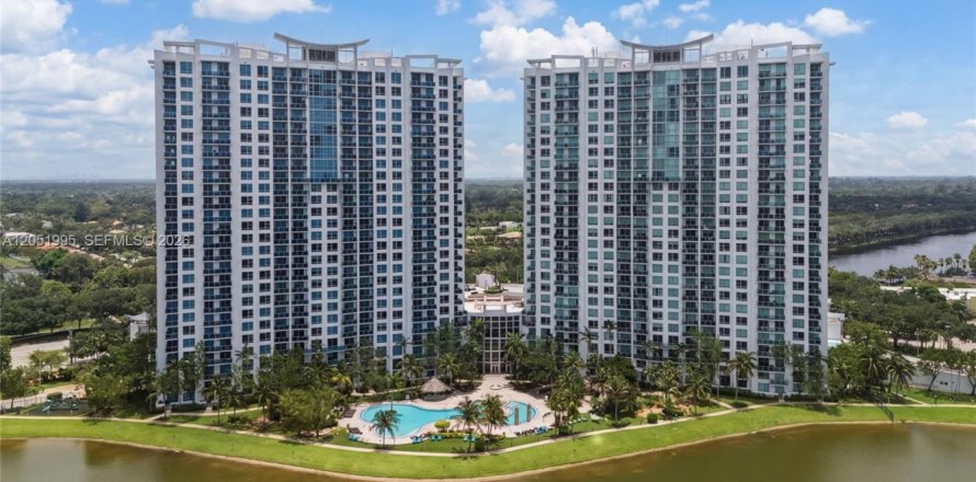 Condo à Sunrise, Floride, 2 chambres  № 2173235
