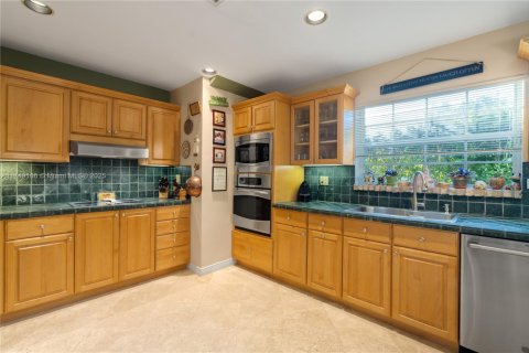 Villa ou maison à vendre à Coral Gables, Floride: 4 chambres, 313.17 m2 № 1939675 - photo 9