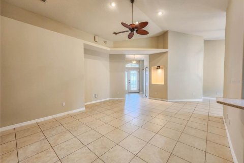 House in Palm Coast, Florida 3 bedrooms, 164.25 sq.m. № 2232195 - photo 5