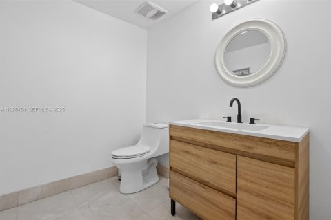 Condo in Aventura, Florida, 4 bedrooms  № 1986297 - photo 12