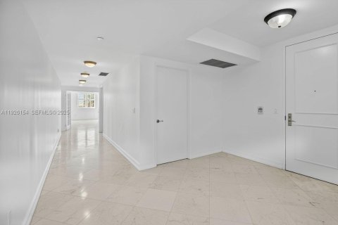 Condo in Aventura, Florida, 4 bedrooms  № 1986297 - photo 11