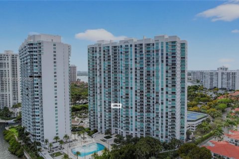 Condo in Aventura, Florida, 4 bedrooms  № 1986297 - photo 2