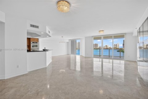 Condo in Aventura, Florida, 4 bedrooms  № 1986297