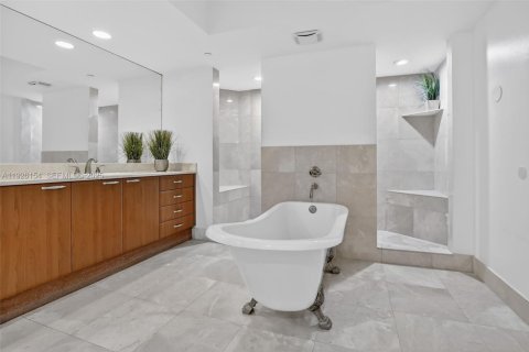 Condo in Aventura, Florida, 4 bedrooms  № 1986297 - photo 19