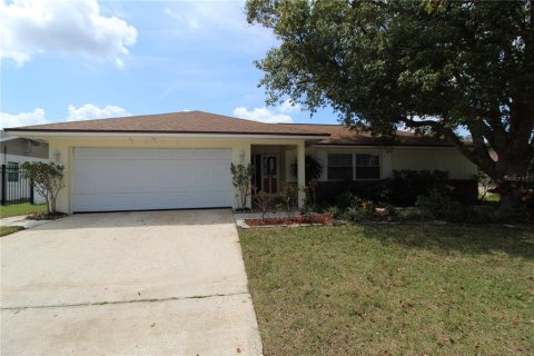 House in Winter Park, Florida 4 bedrooms, 155.89 sq.m. № 1613844 - photo 2