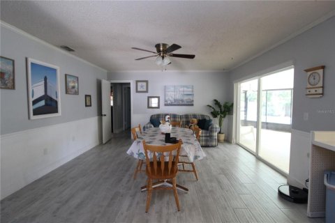 House in Winter Park, Florida 4 bedrooms, 155.89 sq.m. № 1613844 - photo 9