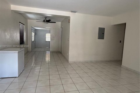 Купить виллу или дом в Майами, Флорида 3 спальни, 137.03м2, № 2038761 - фото 5