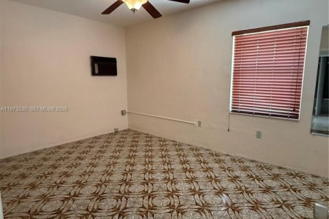 Купить виллу или дом в Майами, Флорида 3 спальни, 137.03м2, № 2038761 - фото 12