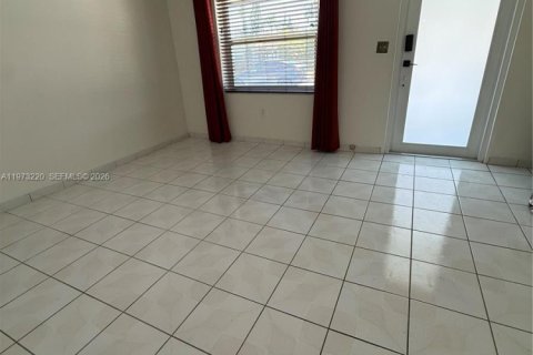 Купить виллу или дом в Майами, Флорида 3 спальни, 137.03м2, № 2038761 - фото 27