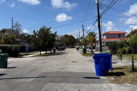 Купить виллу или дом в Майами, Флорида 3 спальни, 137.03м2, № 2038761 - фото 28