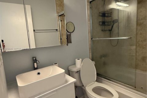 Купить виллу или дом в Майами, Флорида 3 спальни, 137.03м2, № 2038761 - фото 14