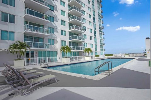 Снять в аренду кондоминиум в Майами, Флорида 2 спальни, 100.98м2, № 1713864 - фото 22