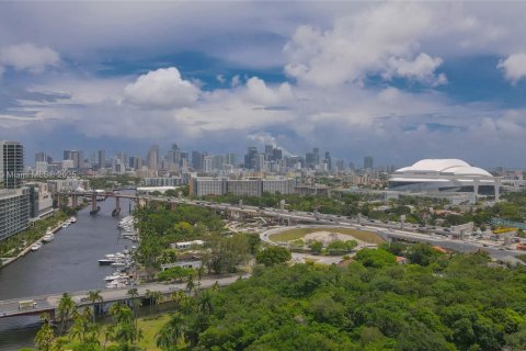 Снять в аренду кондоминиум в Майами, Флорида 2 спальни, 100.98м2, № 1713864 - фото 18