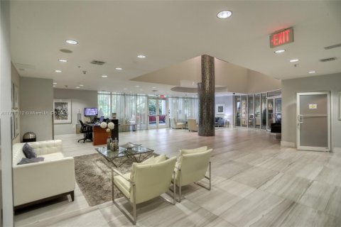 Снять в аренду кондоминиум в Майами, Флорида 2 спальни, 100.98м2, № 1713864 - фото 19