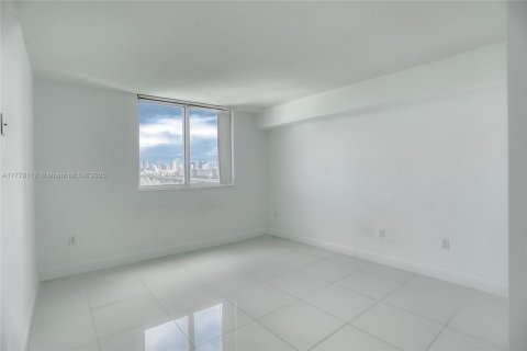Снять в аренду кондоминиум в Майами, Флорида 2 спальни, 100.98м2, № 1713864 - фото 13