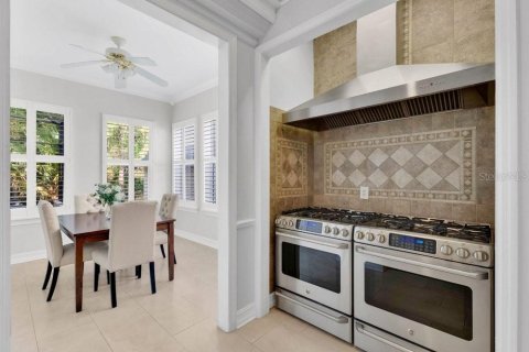 House in Celebration, Florida 5 bedrooms, 260.13 sq.m. № 2231270 - photo 12