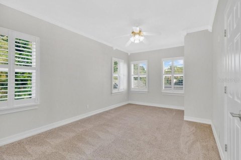 House in Celebration, Florida 5 bedrooms, 260.13 sq.m. № 2231270 - photo 24