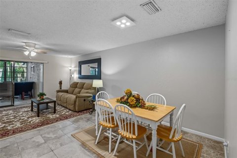 Condo in Gainesville, Florida, 3 bedrooms  № 1902008 - photo 8