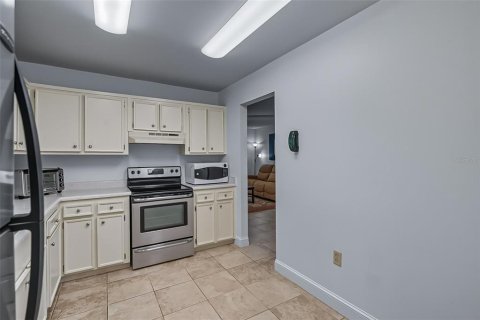 Condo in Gainesville, Florida, 3 bedrooms  № 1902008 - photo 13