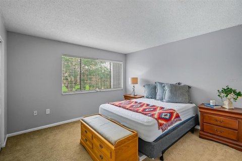 Condo in Gainesville, Florida, 3 bedrooms  № 1902008 - photo 26