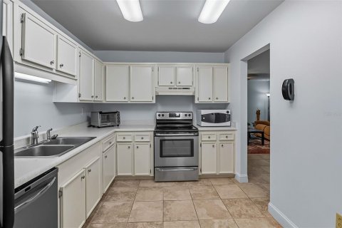 Condo in Gainesville, Florida, 3 bedrooms  № 1902008 - photo 14