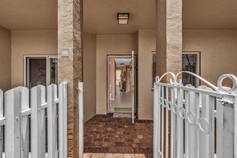Купить кондоминиум в Тамарак, Флорида 3 комнаты, 102.29м2, № 2260206 - фото 7