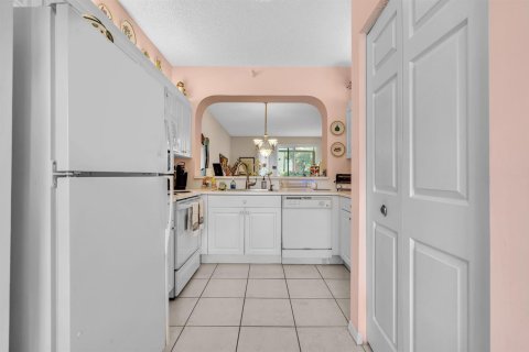 Купить кондоминиум в Тамарак, Флорида 3 комнаты, 102.29м2, № 2260206 - фото 10