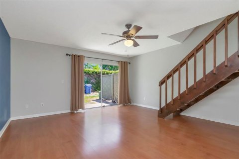Adosado en venta en Tampa, Florida, 2 dormitorios, 101.64 m2 № 2166256 - foto 4