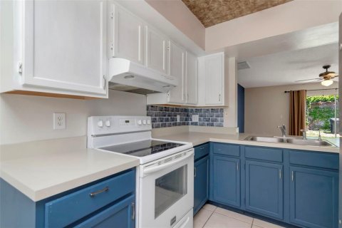 Adosado en venta en Tampa, Florida, 2 dormitorios, 101.64 m2 № 2166256 - foto 3