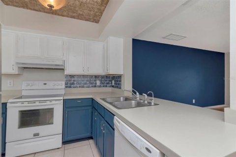 Adosado en venta en Tampa, Florida, 2 dormitorios, 101.64 m2 № 2166256 - foto 9