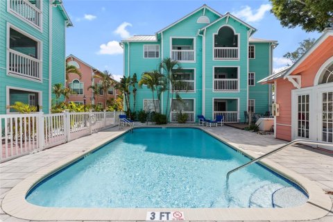 Condo in Tampa, Florida, 2 bedrooms  № 2217524 - photo 18