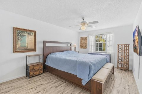 Condo in Tampa, Florida, 2 bedrooms  № 2217524 - photo 10