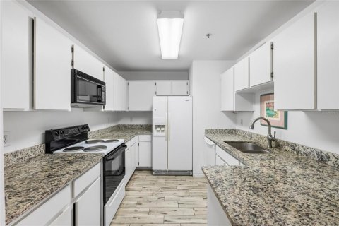 Condo in Tampa, Florida, 2 bedrooms  № 2217524 - photo 5