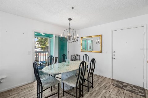 Condo in Tampa, Florida, 2 bedrooms  № 2217524 - photo 4
