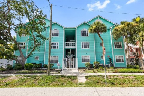 Condo in Tampa, Florida, 2 bedrooms  № 2217524 - photo 24