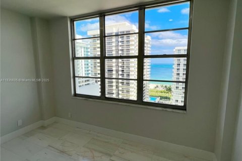Condominio en venta en Miami Beach, Florida, 2 dormitorios, 95.69 m2 № 1979645 - foto 4