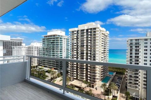 Condominio en venta en Miami Beach, Florida, 2 dormitorios, 95.69 m2 № 1979645 - foto 2