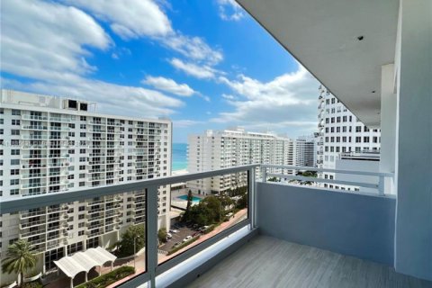 Condominio en venta en Miami Beach, Florida, 2 dormitorios, 95.69 m2 № 1979645 - foto 3
