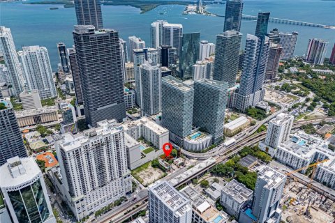 Immobilier commercial à vendre à Miami, Floride № 1984807 - photo 2