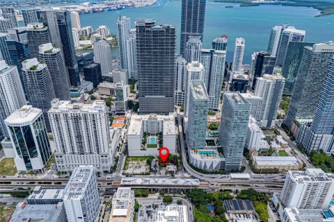 Immobilier commercial à vendre à Miami, Floride № 1984807 - photo 1