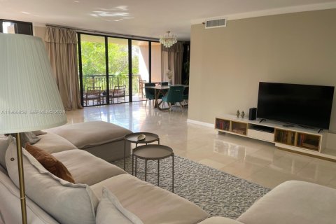 Снять в аренду кондоминиум в Бэл-Харбор, Флорида 2 спальни, 182.74м2, № 2028643 - фото 8