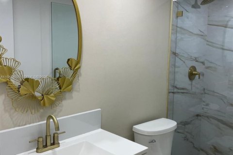 Снять в аренду кондоминиум в Бэл-Харбор, Флорида 2 спальни, 182.74м2, № 2028643 - фото 13