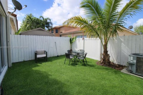 Townhouse in Homestead, Florida 3 bedrooms, 132.66 sq.m. № 2066737 - photo 22