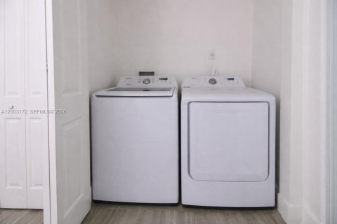 Townhouse in Homestead, Florida 3 bedrooms, 132.66 sq.m. № 2066737 - photo 5